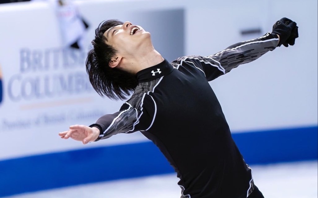 羽生结弦黑色训练服yyds纵享丝滑一