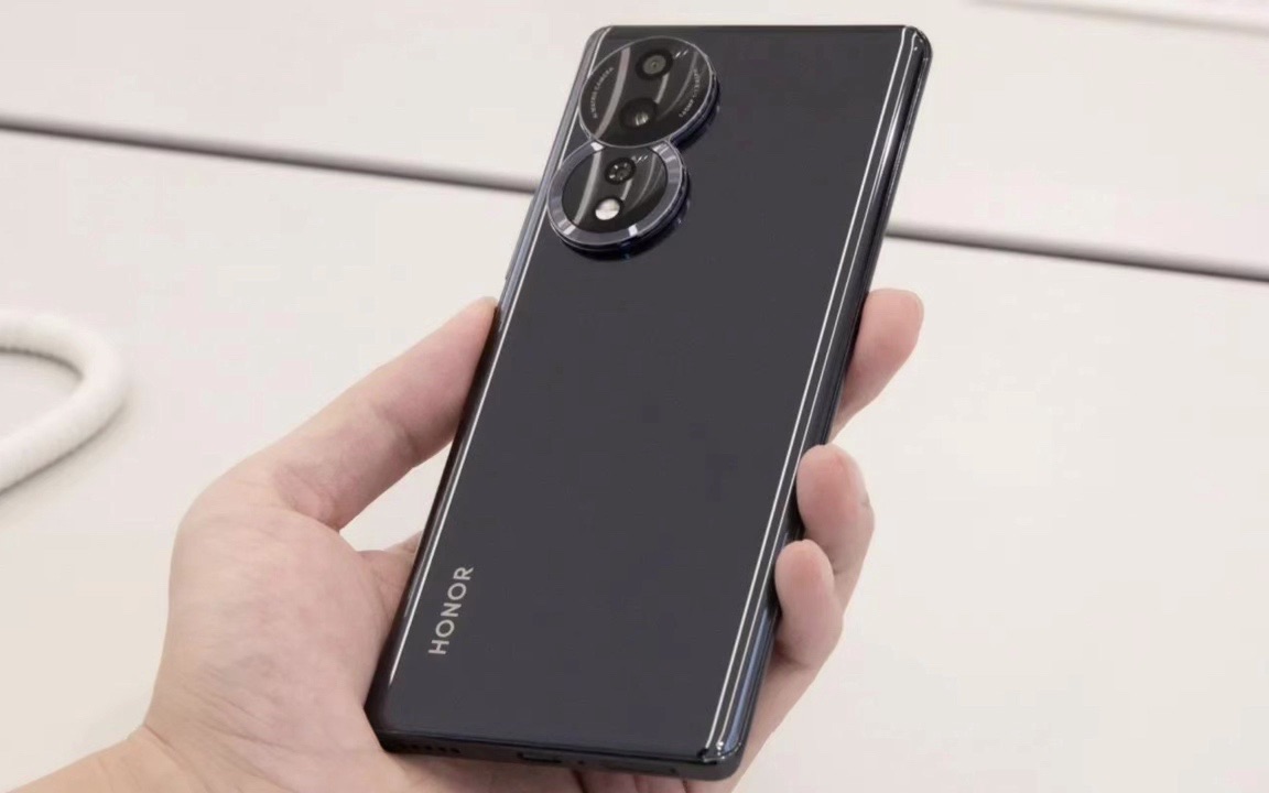 荣耀 90 系列曝 5 月底发布!标配 1.5k 屏幕 100w 青海湖电池!