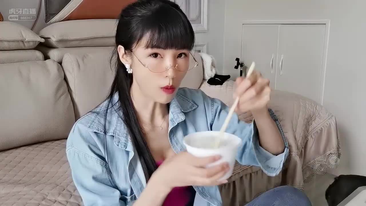 soso瑜伽女王20210522虎牙标题武汉走带你们抓瞎子去回忆童年