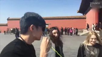 Tải video: 帝师搭讪外国美女，说了半天英文才发现美女会说中文