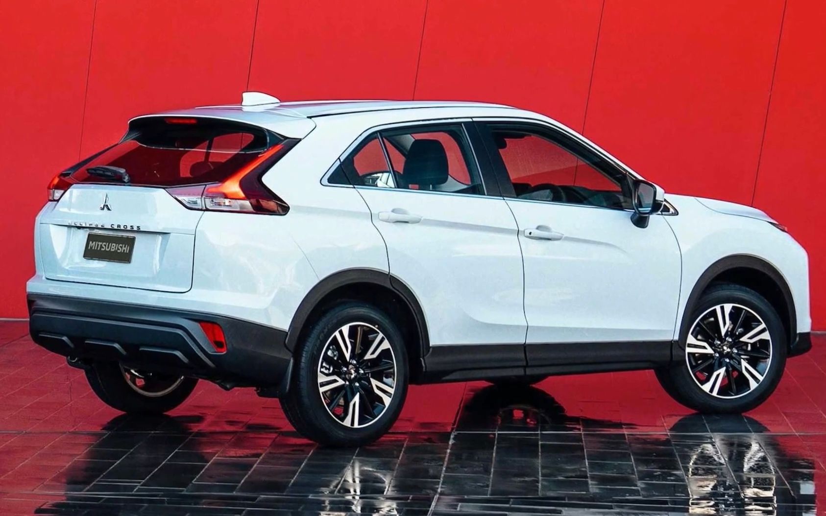 【三菱】2022款全新三菱奕歌抢先曝光,配置升级车尾更改悬架调校,你