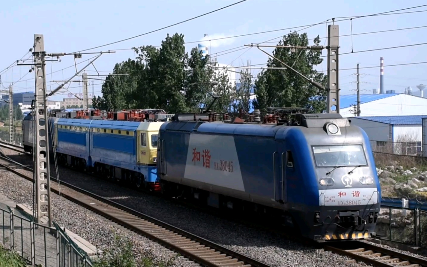 郑洛hxd3牵引京局石段ss4g通过焦柳线汝阳站