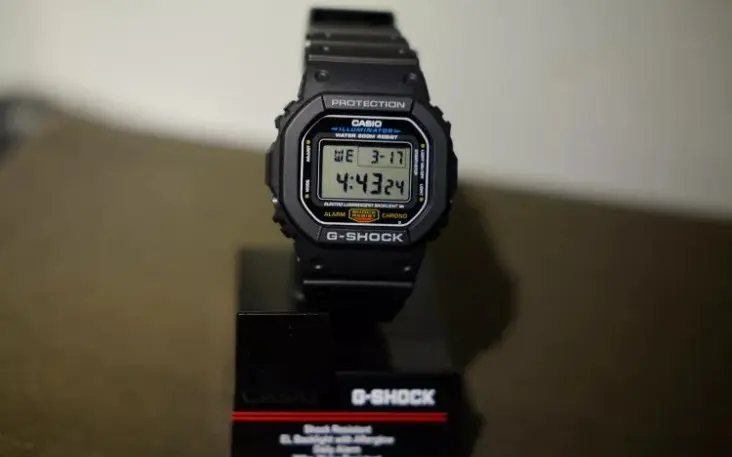 卡西欧G-Shock 方块系列DW-5600E 更换电池视频_哔哩哔哩_bilibili