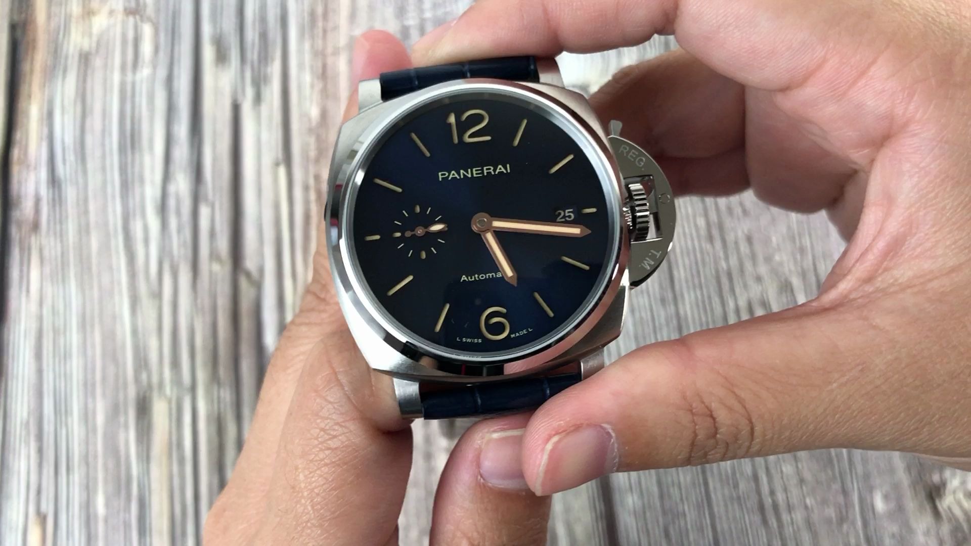 vs新品不断推出 你感受到沛纳海pam927腕表带来的魅力没?