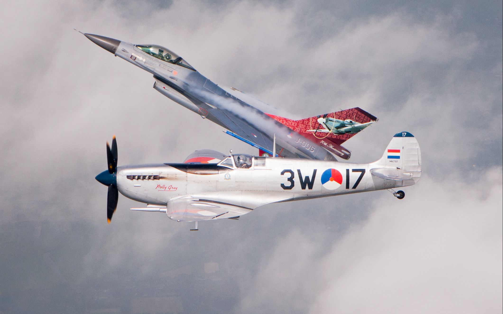 荷兰空军f-16飞行表演