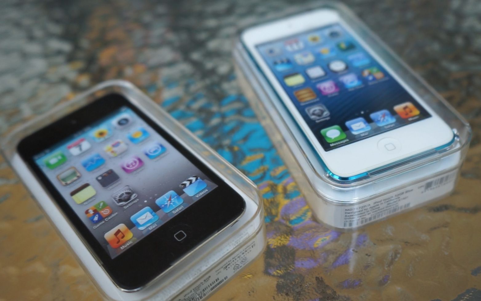 在2019年开箱全新ipodtouch45ios4和ios6上