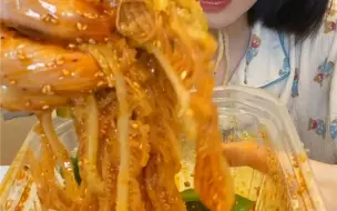 Tải video: 来更新啦！网上很火的肉类咸味零食测评