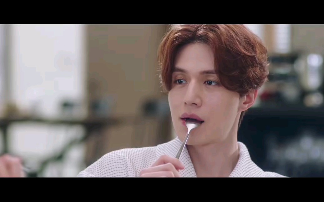 【九尾狐传李砚】盯妻狂魔上线!"一个冰激凌都让生活这么甜美呢!