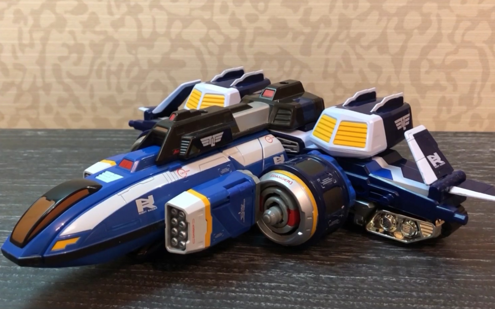 奥特曼奥玩星云90奈克瑟斯奥特曼专题10unm夜袭队战机篇铬金切斯特上