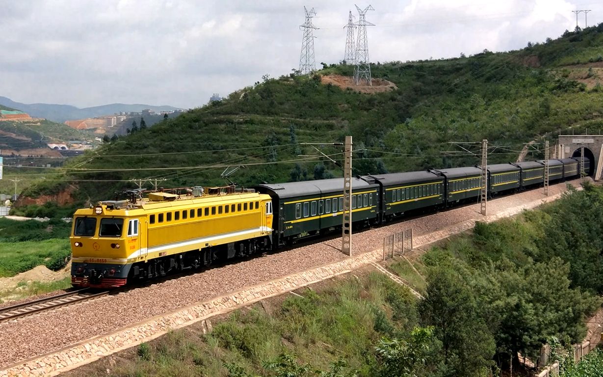 大丽线 ss7c-0159 改进型 k9620次列车 丽江-大理