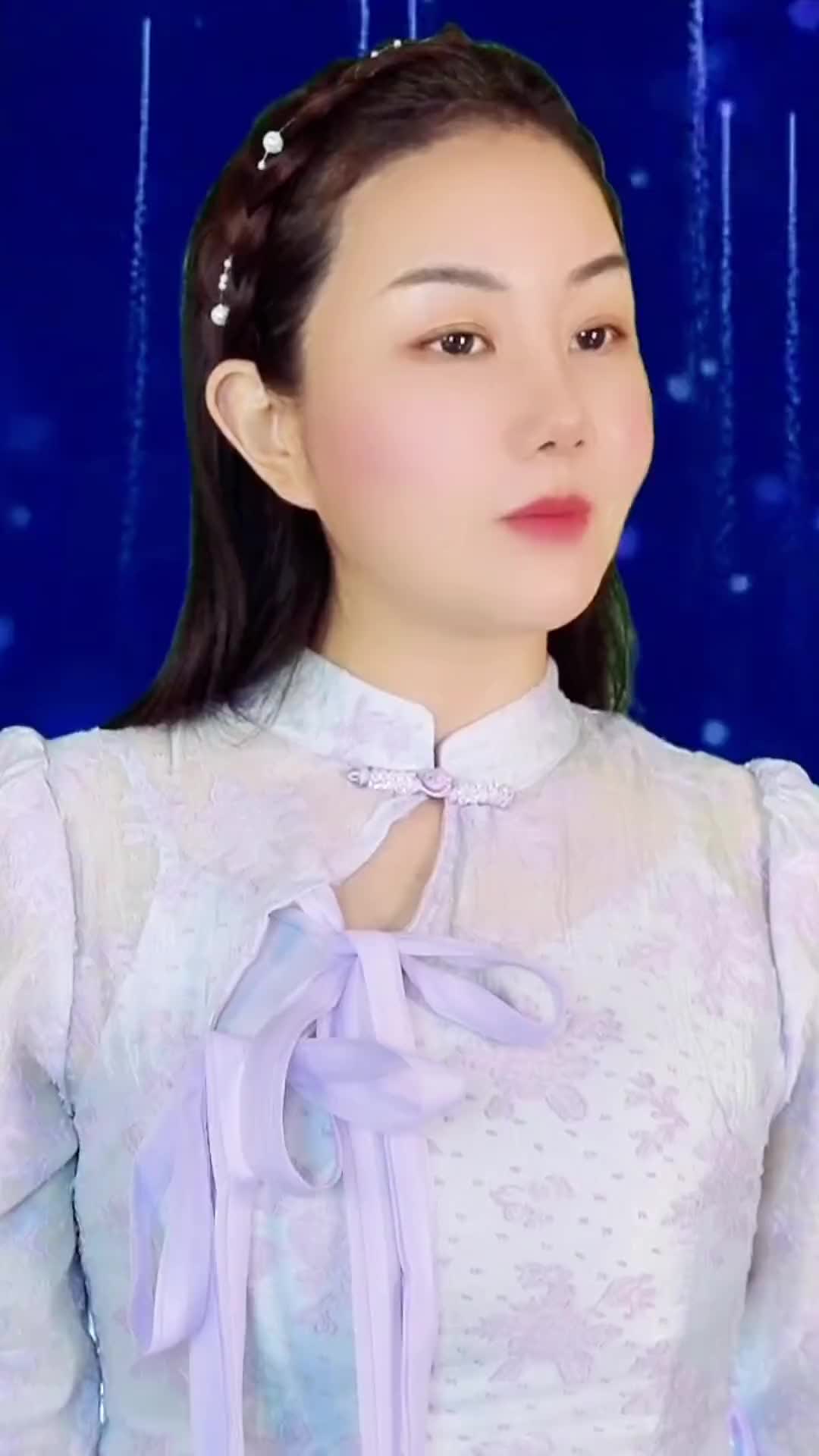 网络女歌手王馨图片
