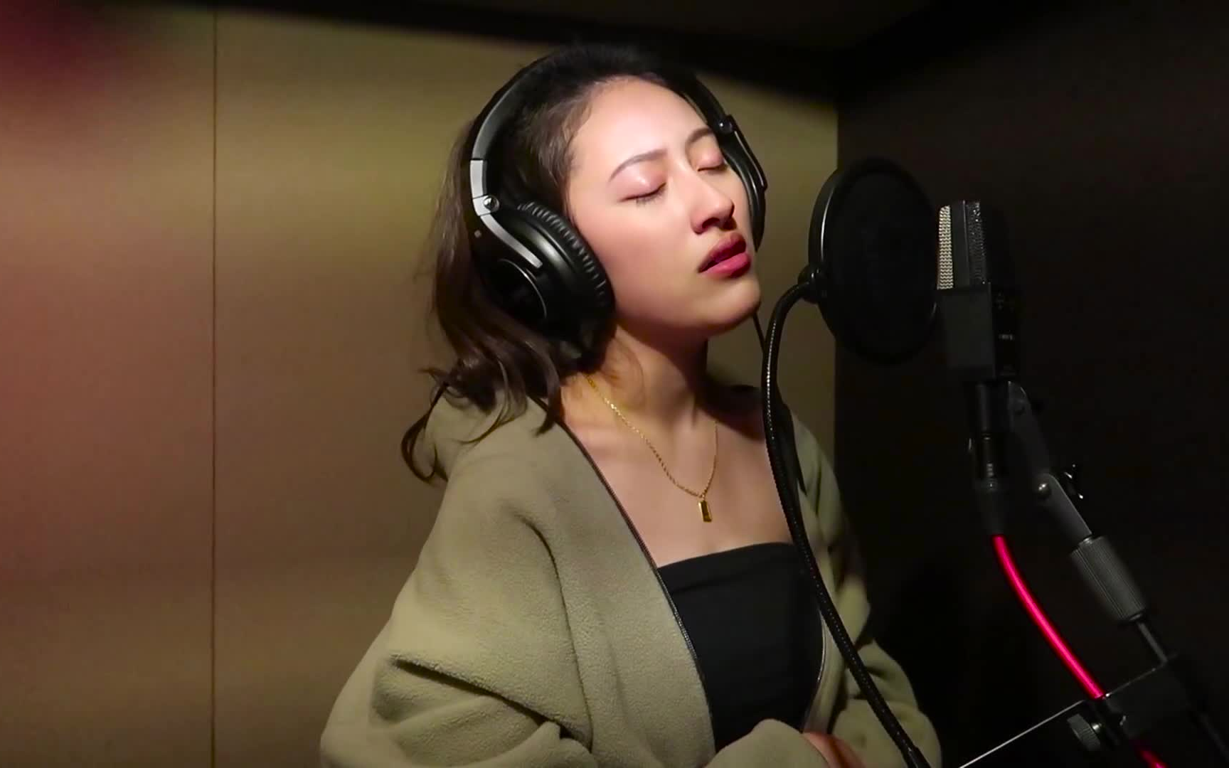 [图]Alexandra Porat 翻唱 Don't Watch Me Cry - Jorja Smith ！！