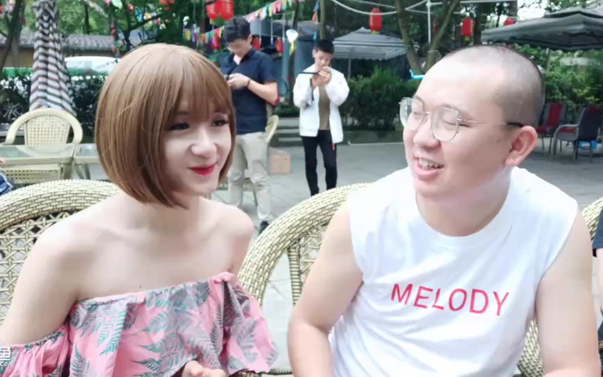 hani九哈尼九户外直播间20190622参加大飞生日会测试视频版