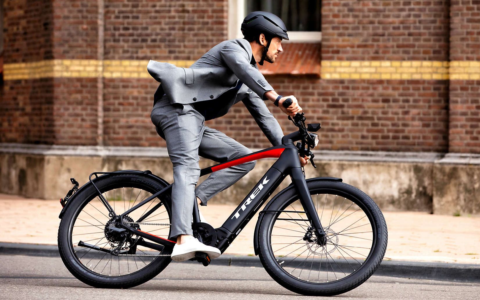 trek丨崔克电助力车 allant  时速45km/h不是梦!