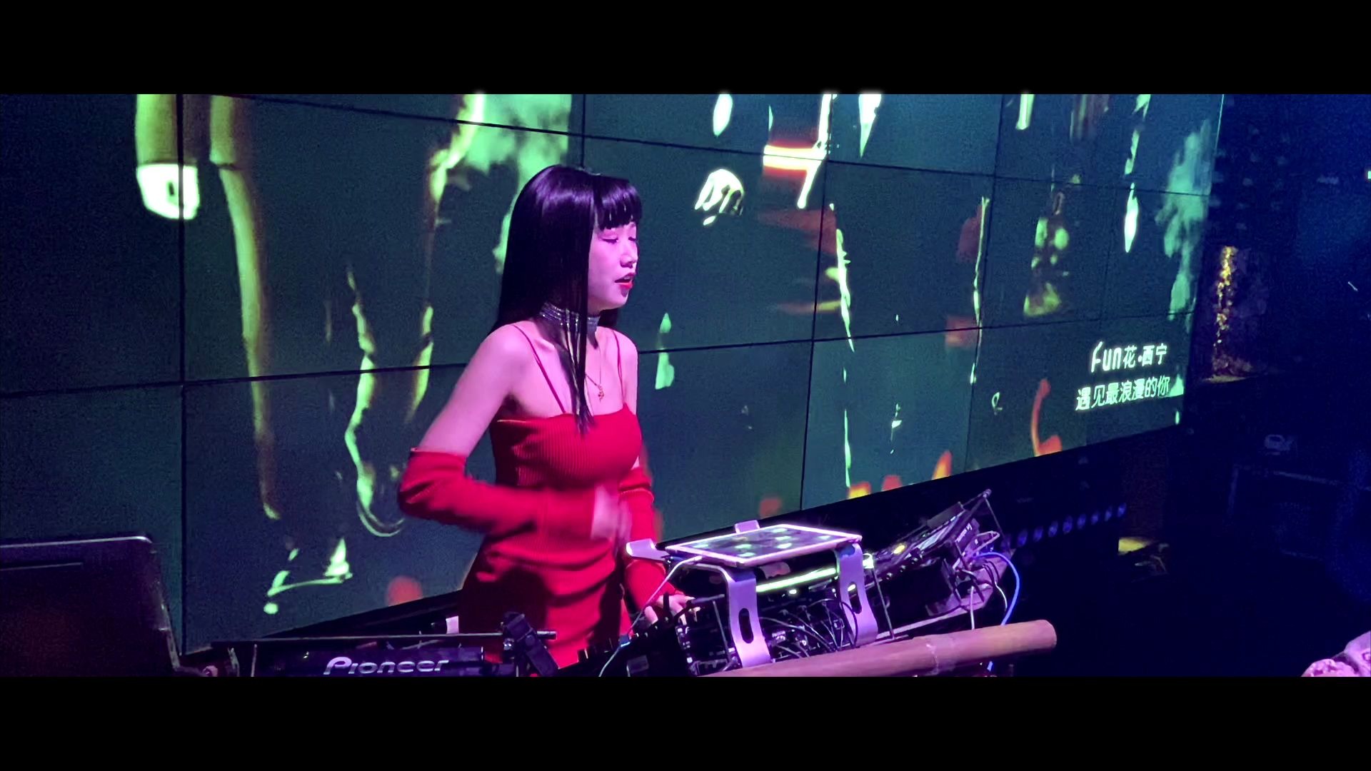 女djviwa打碟现场