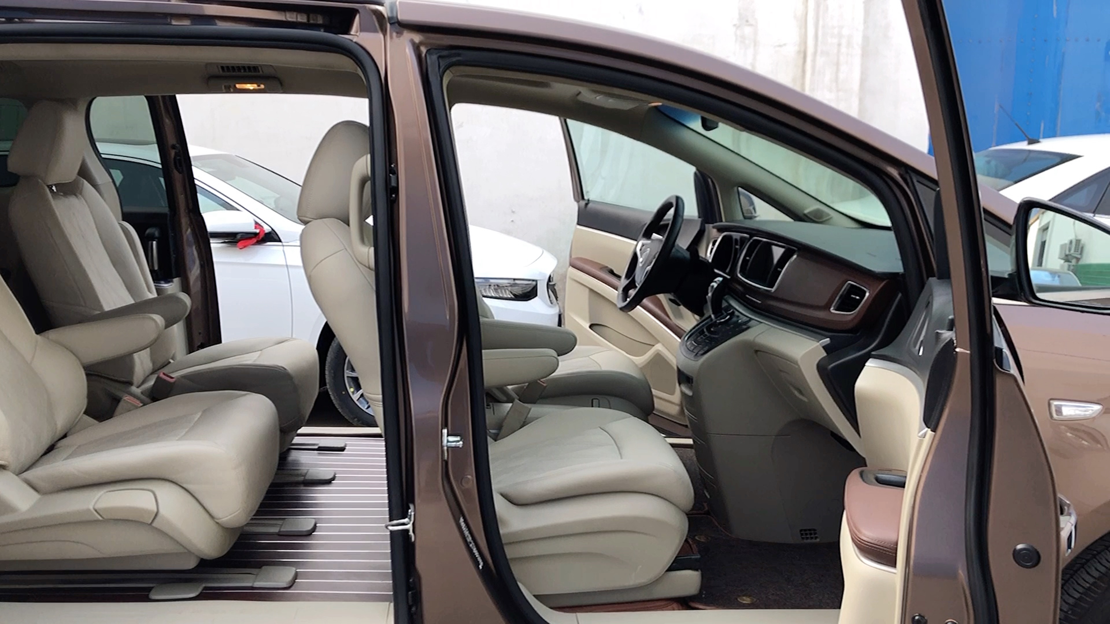 别克gl8内饰深度清洗