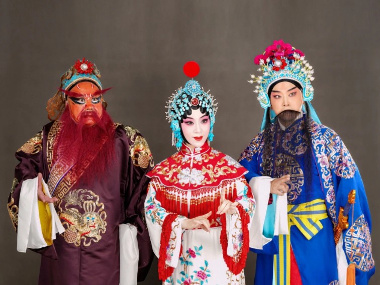 红色的新戏服迟小秋《红拂传》定妆照