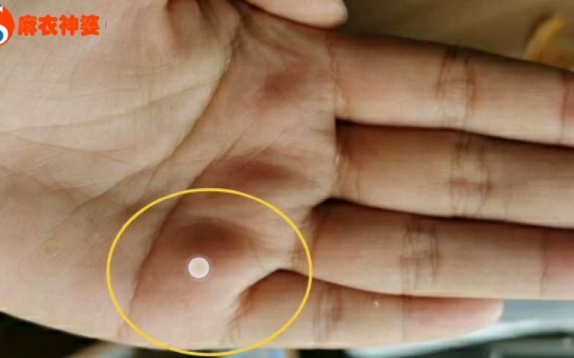 水星丘饱满红润的人,有商业方面的才能,能遇到很好的赚钱机会,财运