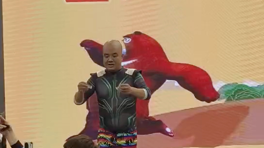 刀哥怒咬打火机