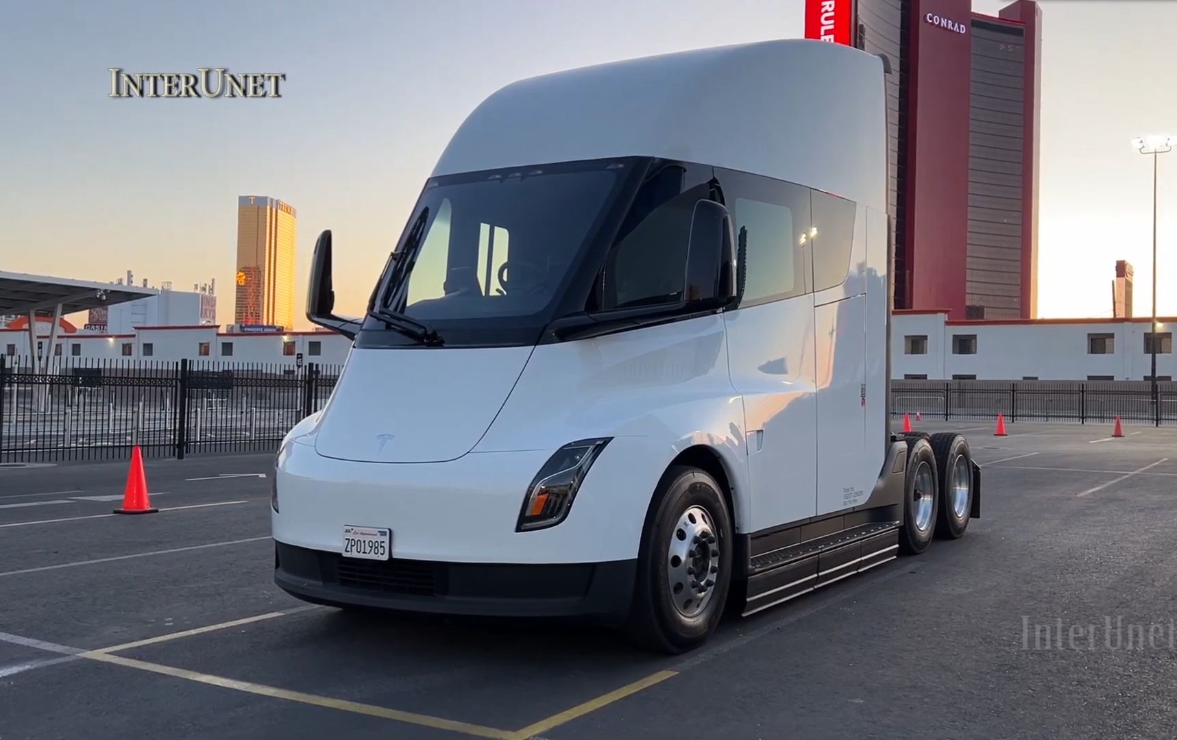 特斯拉电动卡车Tesla SEMI Truck外观内饰展示哔哩哔哩bilibili