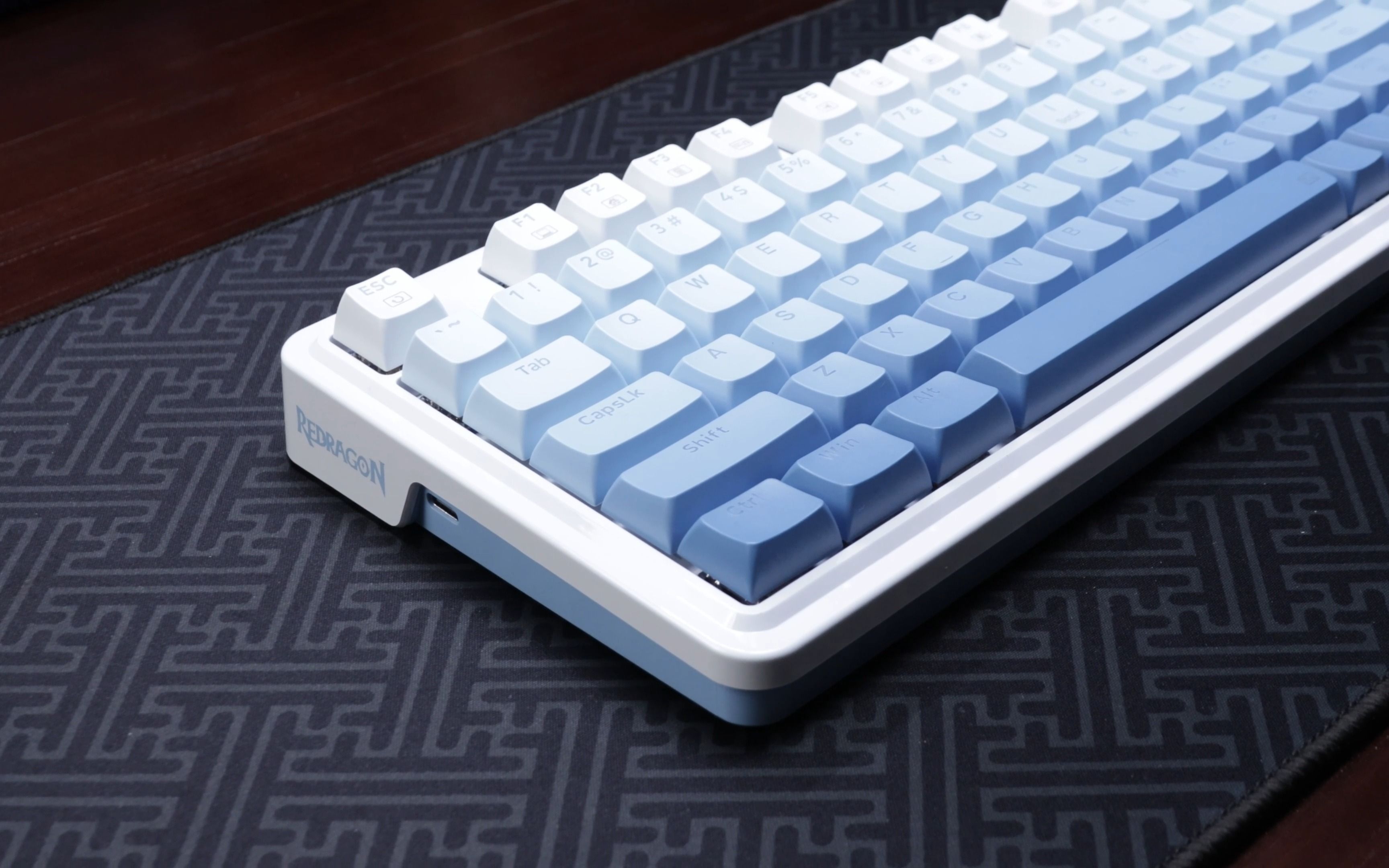 红龙第一把gasket键盘!---ks82-渝航o3o-电脑实用娱乐-哔哩哔哩视频