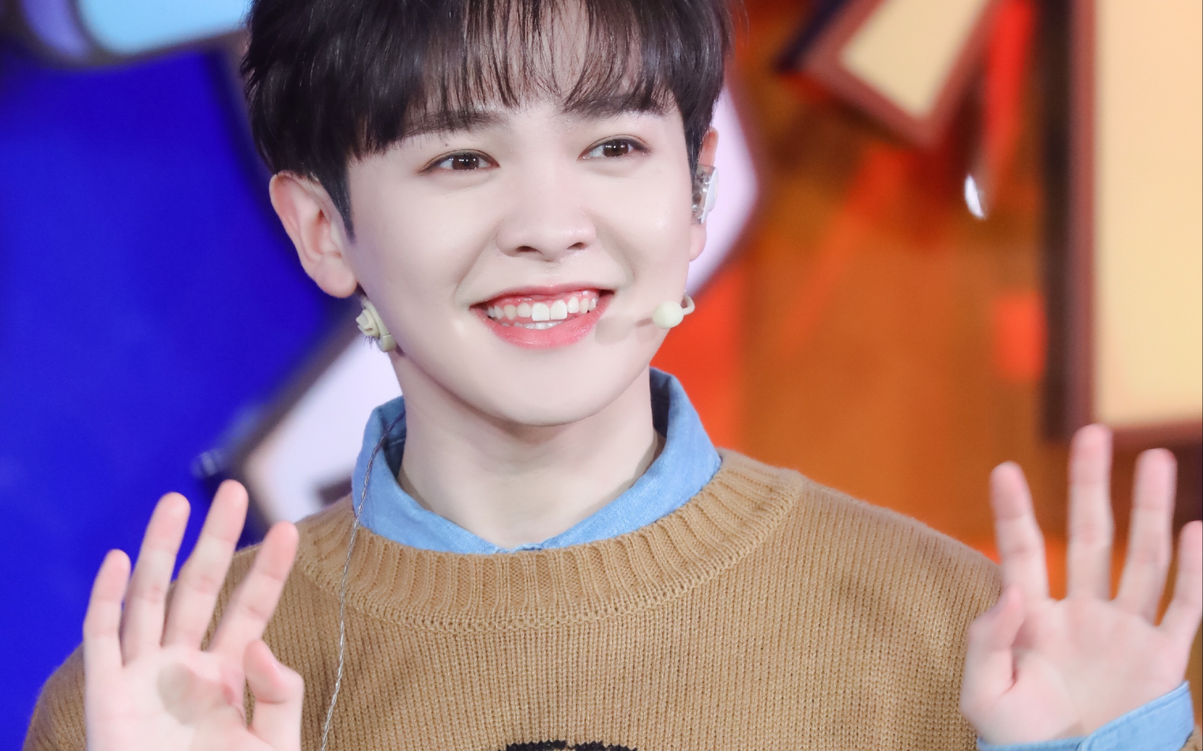 见面吧电台cut:对自己不挑剔对别人挑剔的处女座尤长靖,笑的好可爱.