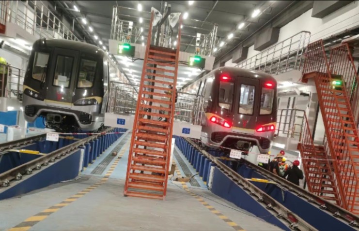 广州地铁11号线a9列车试车