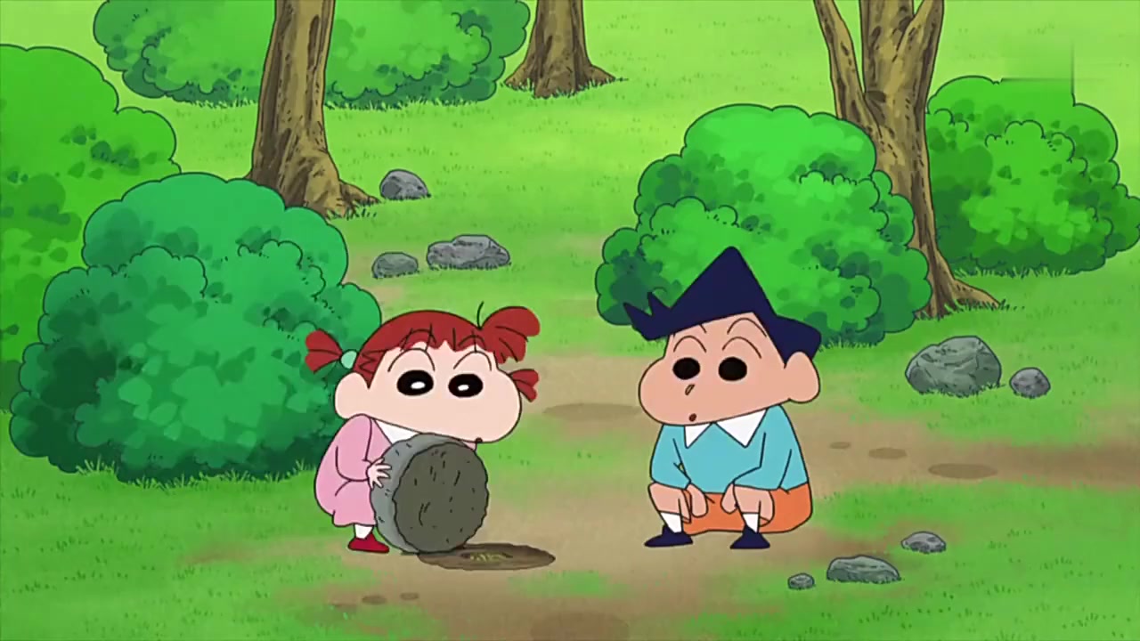 中日动漫比拼,蜡笔小新:大家站在公园里用耳朵感受春天,只有小新用