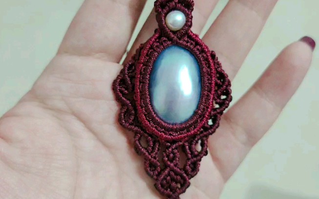 编绳编织珍珠包边吊坠