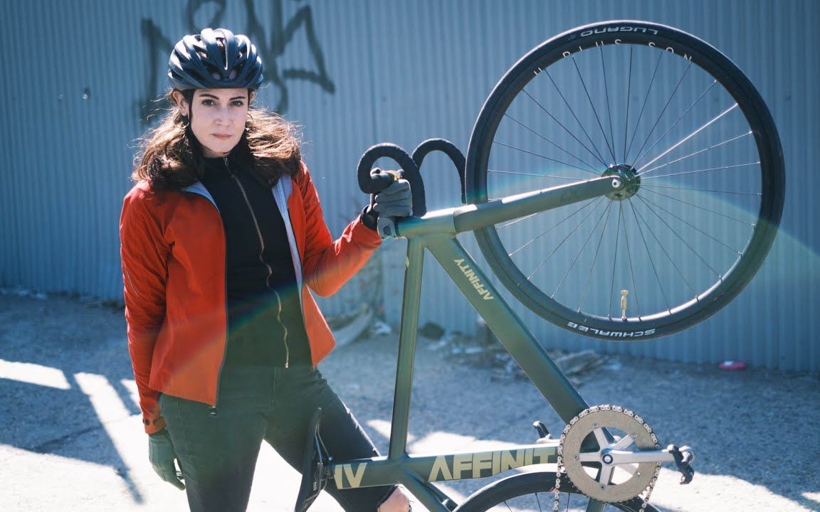 【fixed gear】死飞短片-你们最爱的女骑手_哔哩哔哩