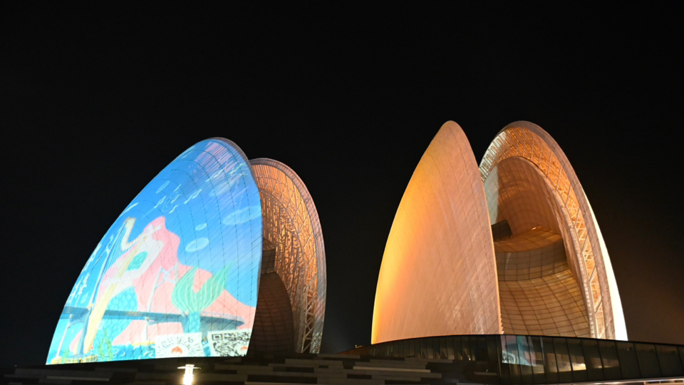 珠海大剧院 ,白天和夜晚的大贝壳航拍