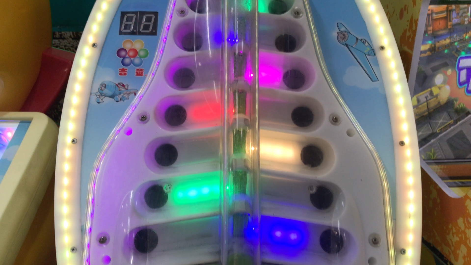 2016年的吉童号弹珠机,挑战打中30颗.