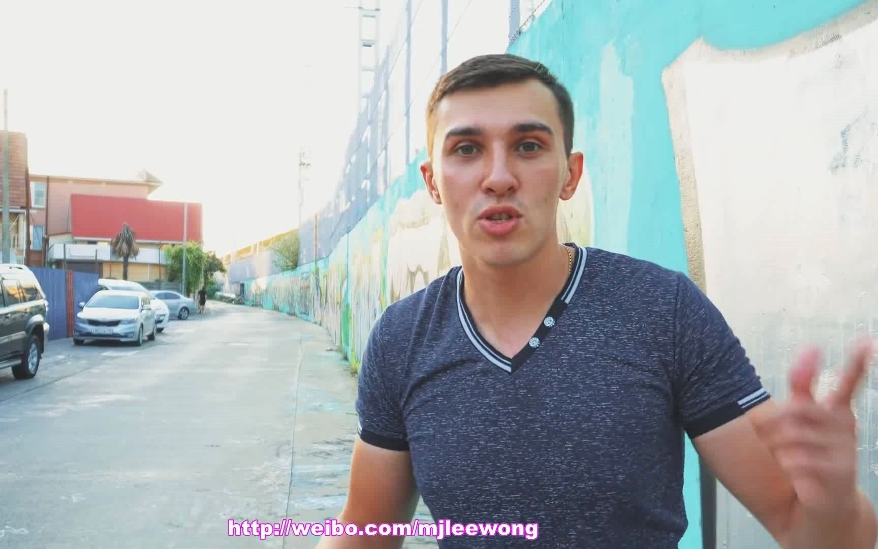 Мотодевушкаврезаласьв