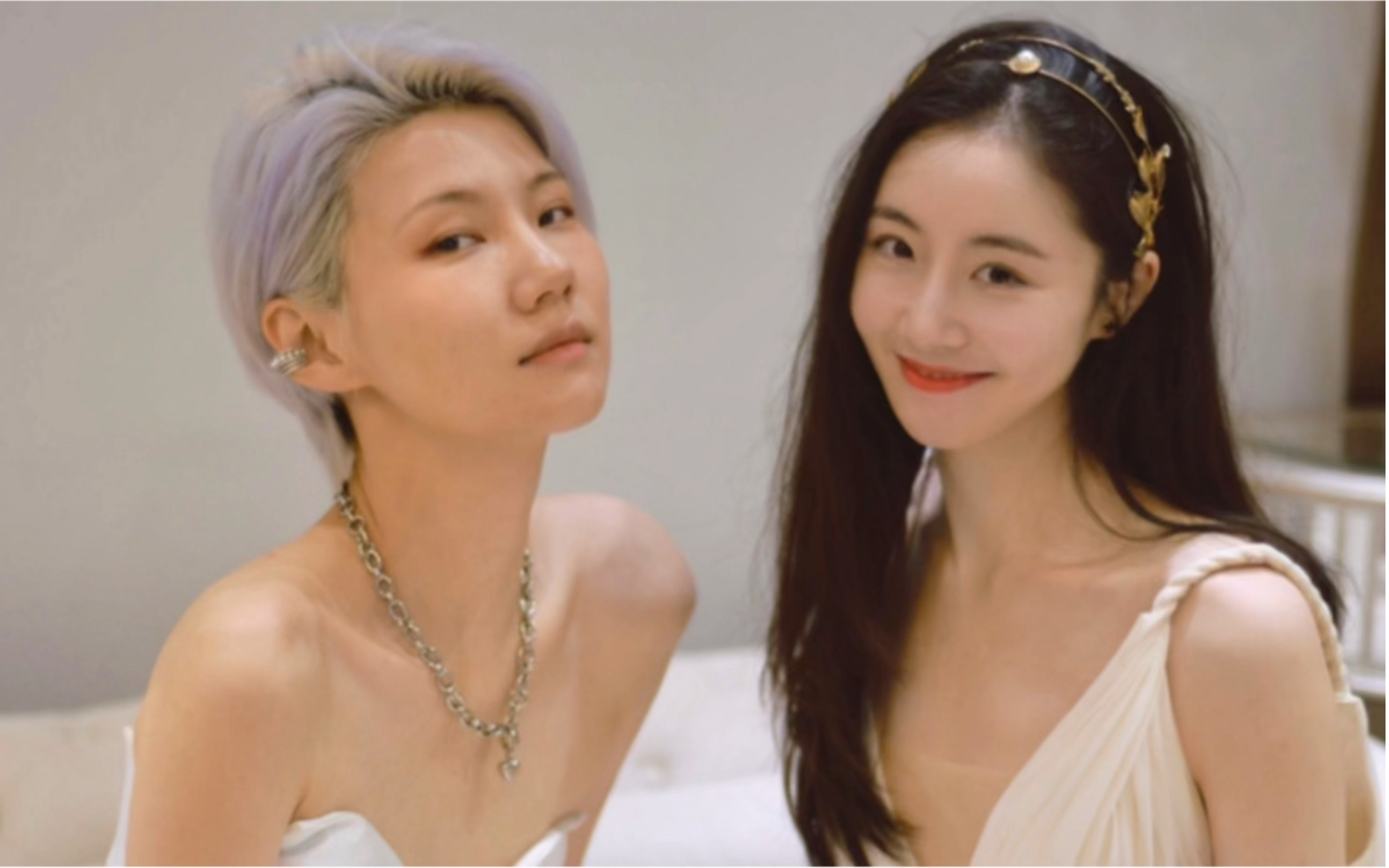 【八卦塔罗】陈露和王萌到底是什么关系?