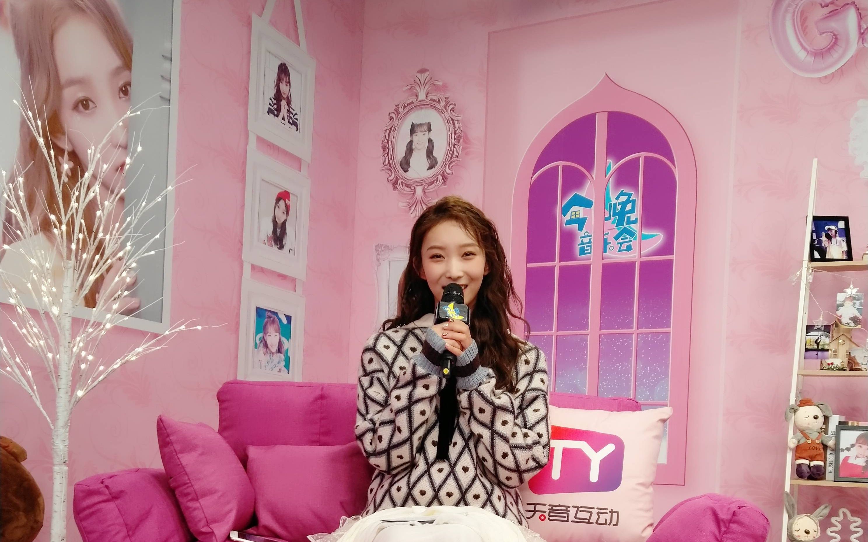 【高颖浠朵儿 "今晚音乐会"精彩cut】冲呀 元气少女_哔哩哔哩 (゜-゜)