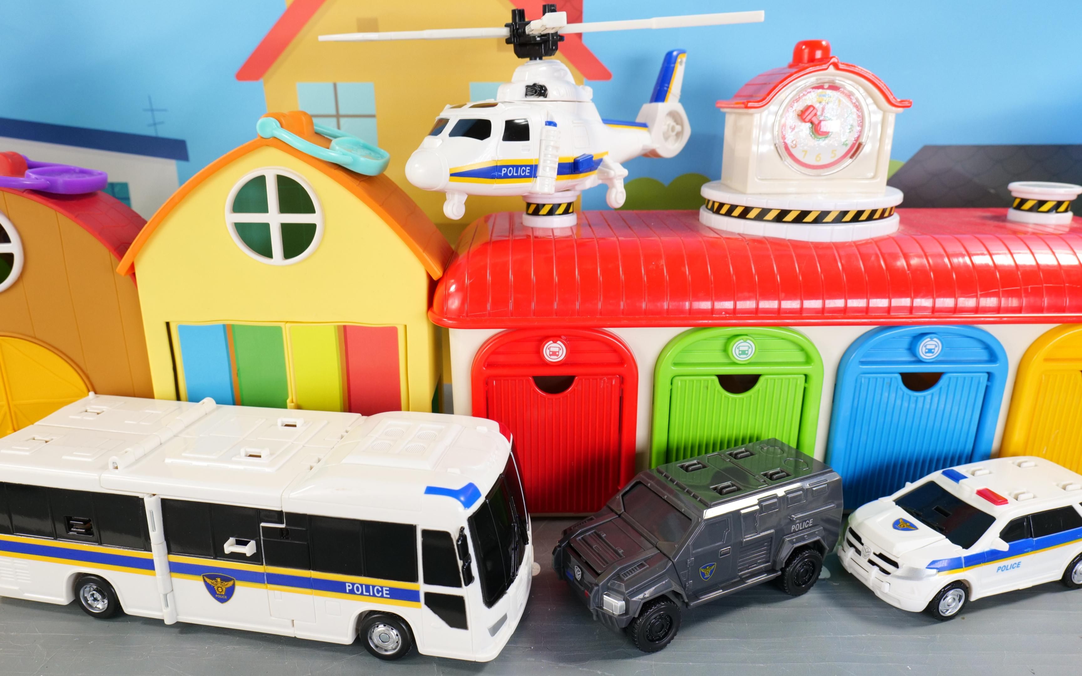 咖宝车神四合体特警巨人变形机甲玩具