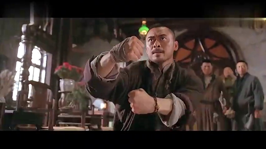 叶问金山找不知死活,踢馆踢到叶问头上,结果被打得落荒而逃