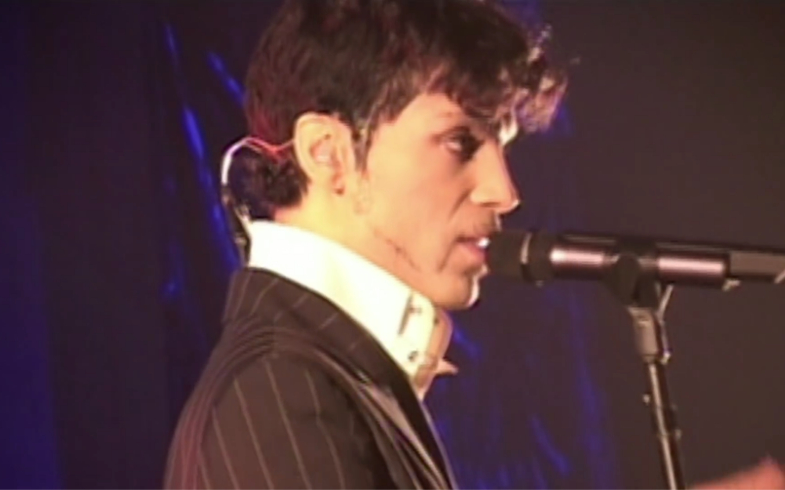 [图]「Prince」Gotta Broken Heart Again • Live At The Aladdin, Las Vegas, 12/15/2002