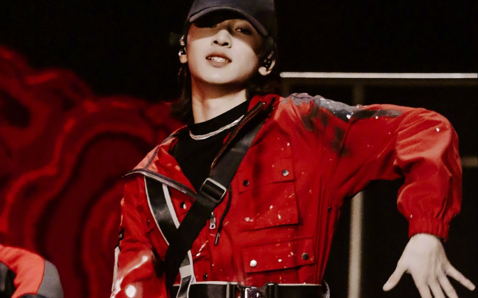 【追星 |  tnt严浩翔】"只要一看到星星,我就会开始做梦"