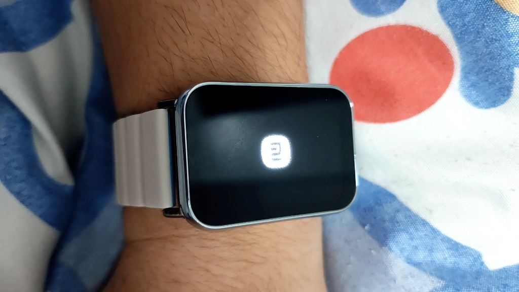 小米手环8pro,一直重启,有人说,过一会会提示恢复出厂设置,我这都八九