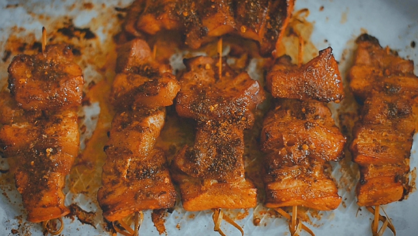 空气炸锅版|让人"瘦"不了的无油香烤五花肉串.