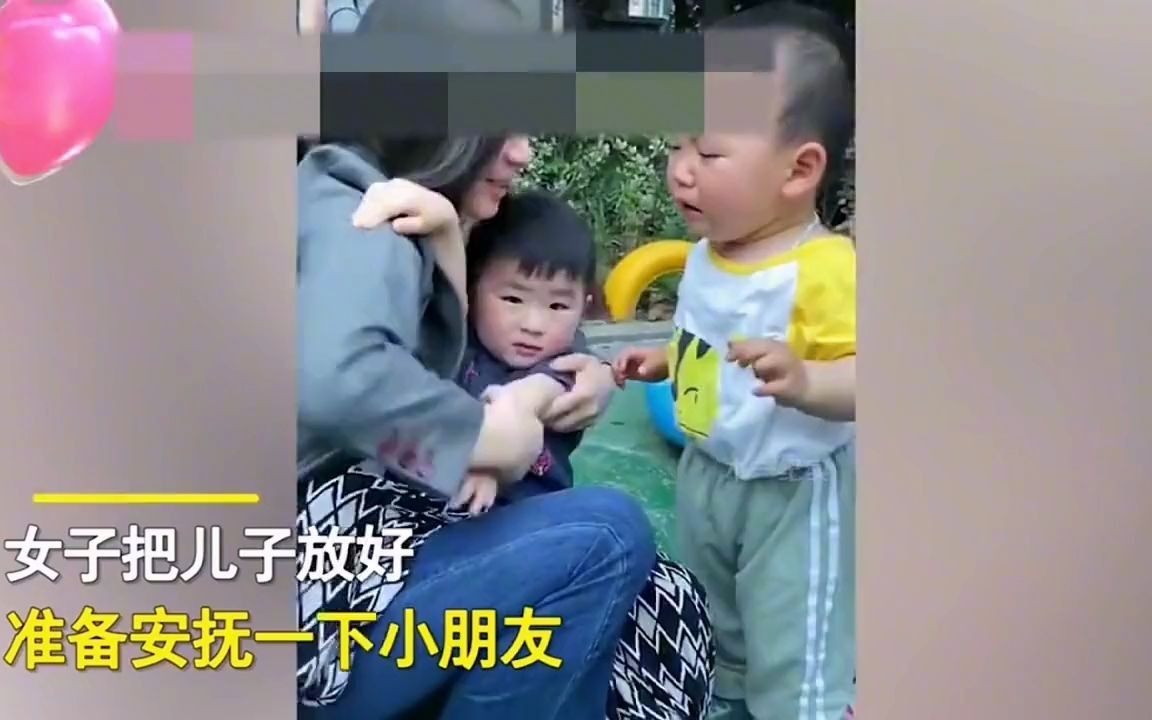 [图]那些认错家长的熊孩子，拉错衣角认错爹，妈妈发出魔性狂笑