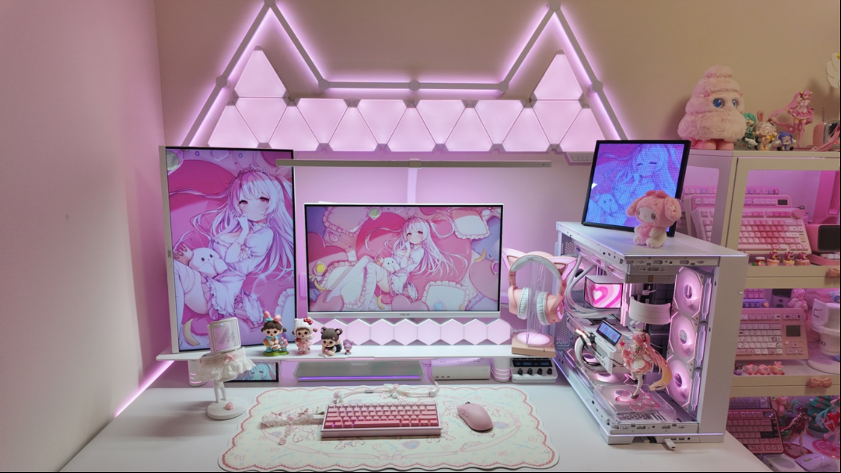 我发现年龄越往上走,越爱粉色(〃ω〃)💕谁能拒绝又甜又酷的游戏房