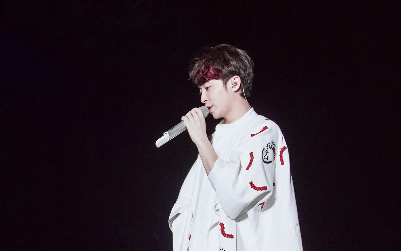 饭拍| 吴青峰 安可曲《我好想你》 成都熊猫音乐节_哔哩哔哩 (゜-゜)