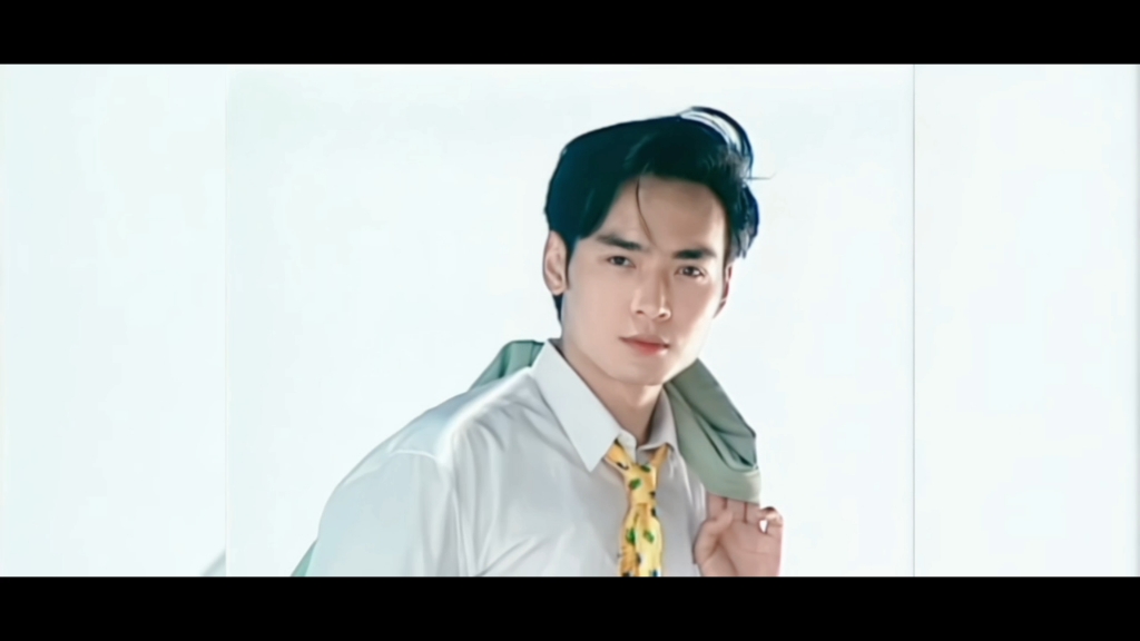 [焦恩俊]人人皆知他古装惊鸿封神,谁知他现代装已是人间不见的绝色