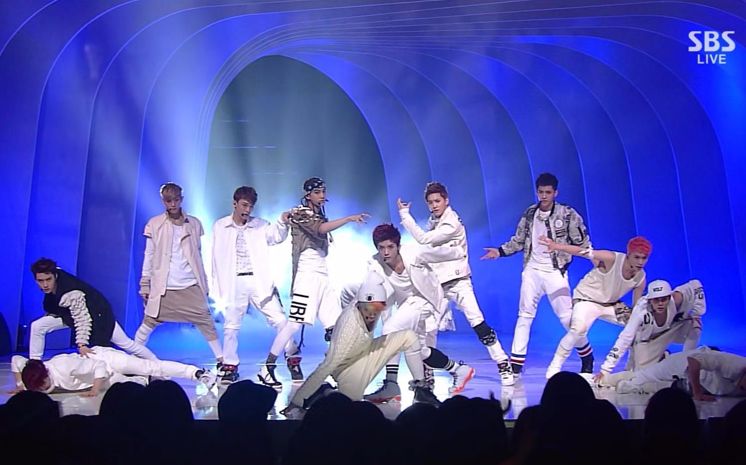 【exo】130602 sbs人气歌谣 wolf_哔哩哔哩)つロ 干杯-bili