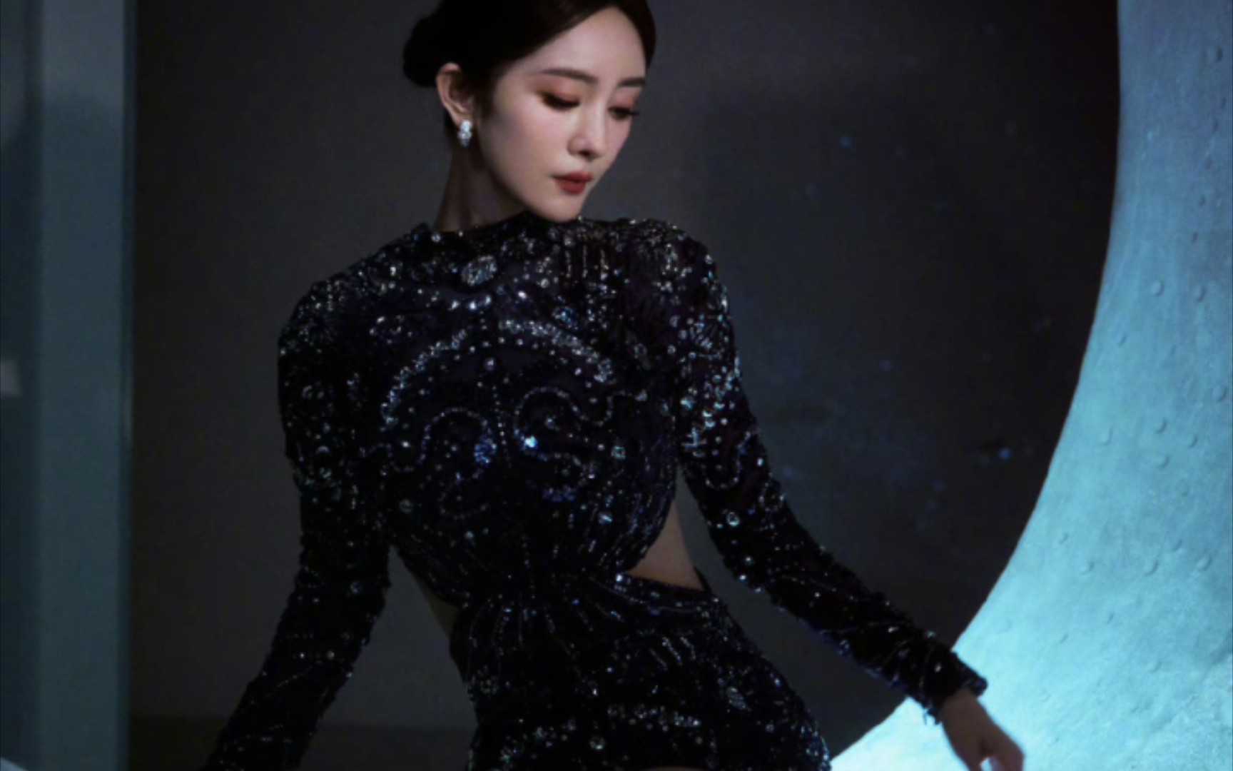 杨幂微博之夜 绝美造型 夜上海既视感