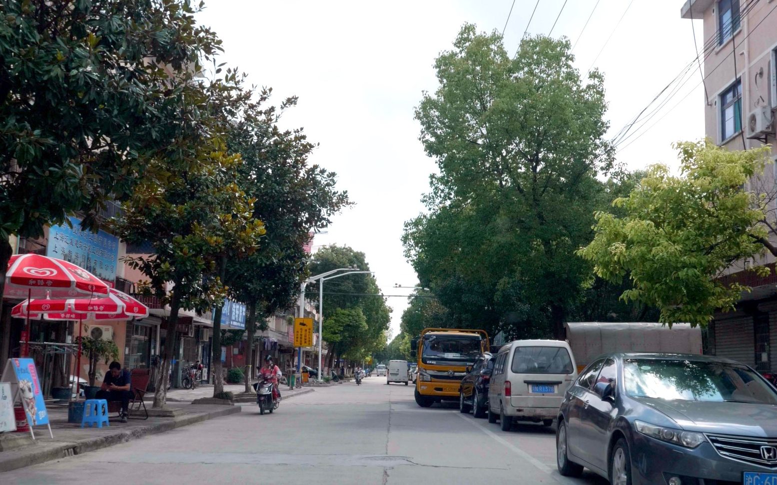 在上海,开车实拍奉贤区四团镇,小镇不大