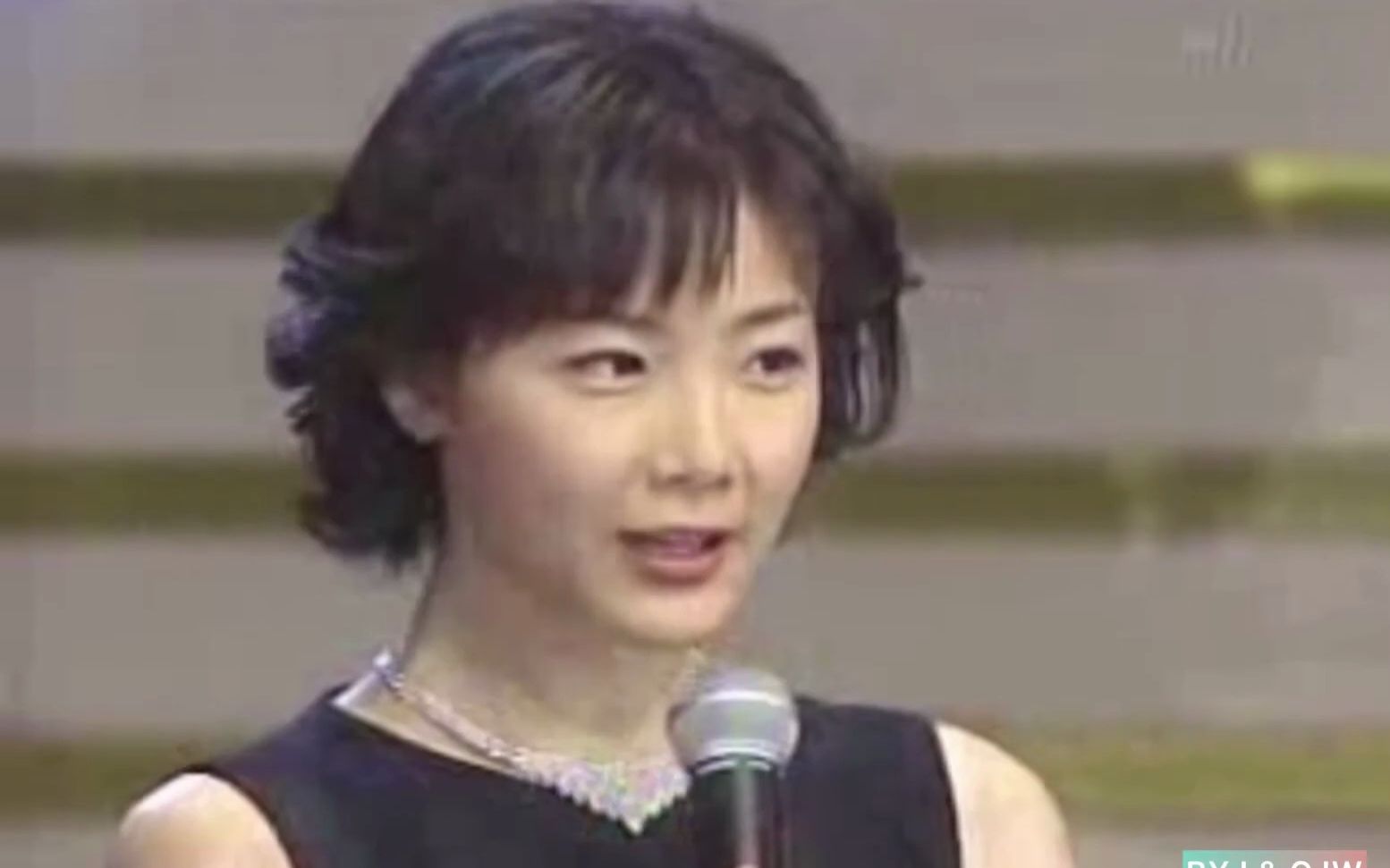 【裴勇俊&崔智友】2002年第38届百想艺术大赏 最佳人气男女演员哔哩哔哩bilibili