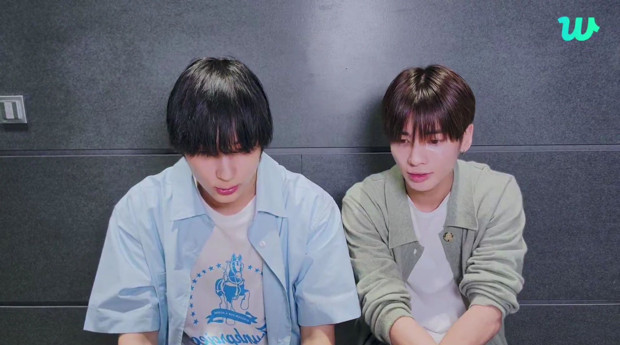 【txt】220810忙内line weverse直播_哔哩哔哩_bilibili